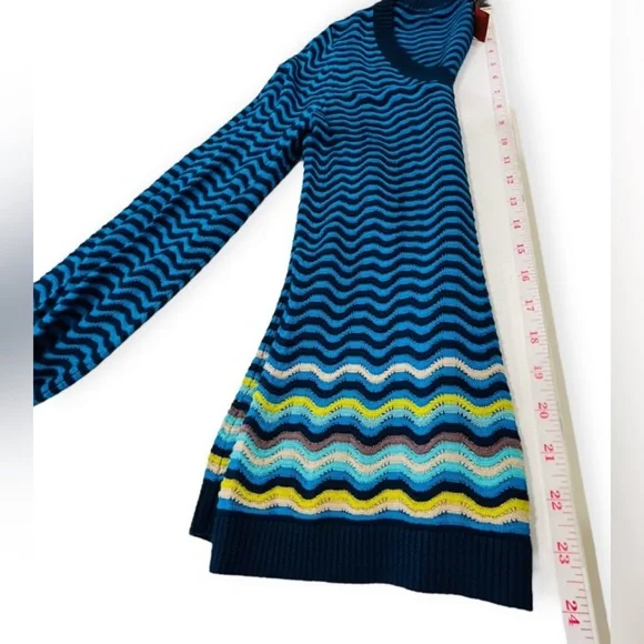 “MISSONI” 🇮🇹 LIGHTWEIGHT SWEATER 
SIZE M  EUC - Picture 5 of 6